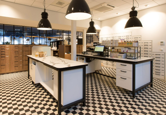 妺妺第一次啪啪好紧WWW